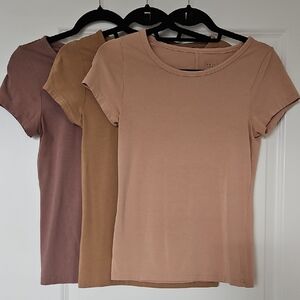 Banana Republic Short Sleeve Tees in Skin Tones (Set Of 3), Size SMALL